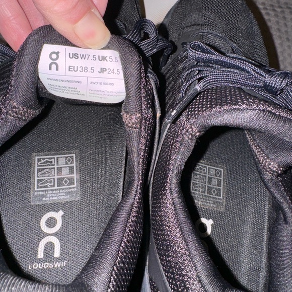 Women’s ON all black Cloudswift 3 AD, size 7.5, worn maybe twice - Picture 5 of 5